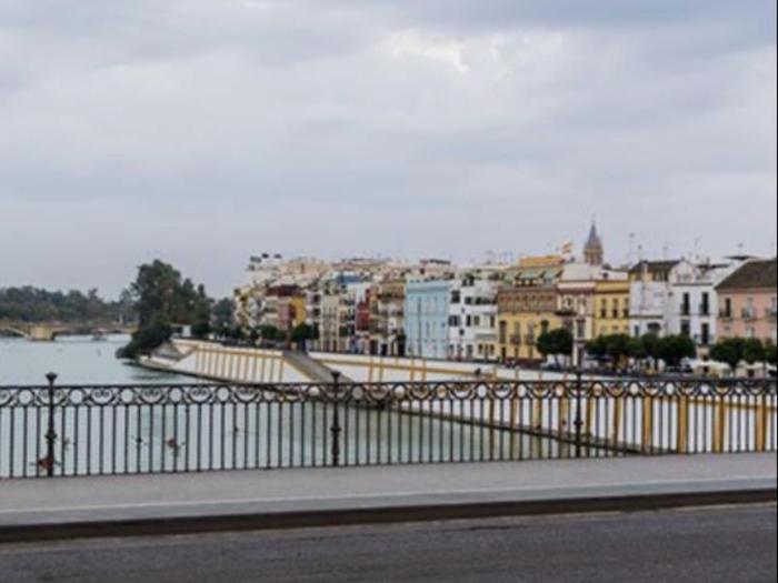 Junto A La Calle Betis: El Corazon De Triana Sevilla Exterior foto