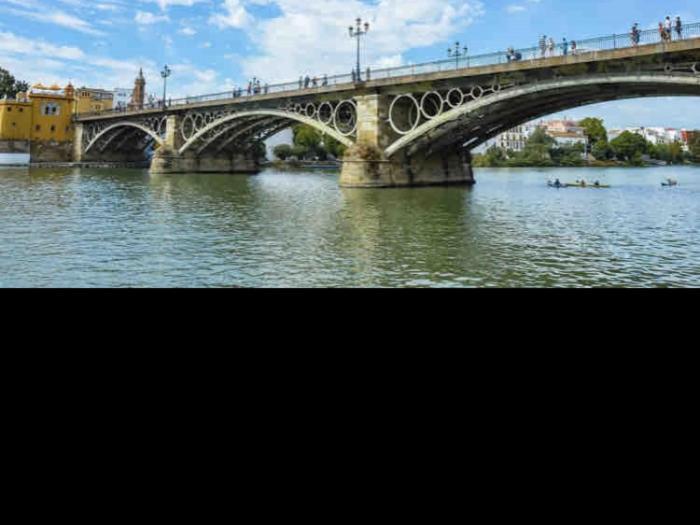 Junto A La Calle Betis: El Corazon De Triana Sevilla Exterior foto